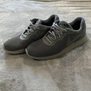 Nike Tanjun Tennis Shoes